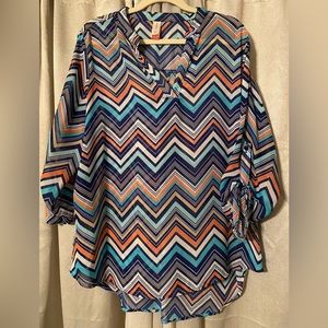 Multi colored, fastened 3/4 sleeve casual blouse
